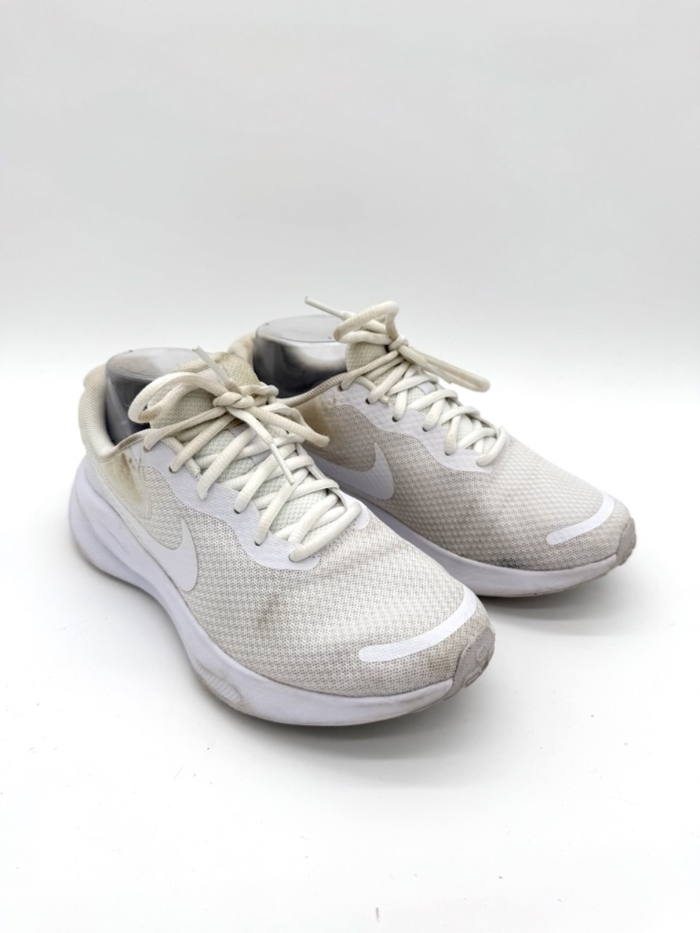 Nike Revolution Womens 7 White Running Shoes Sneakers Athletic Comfort FB2208
